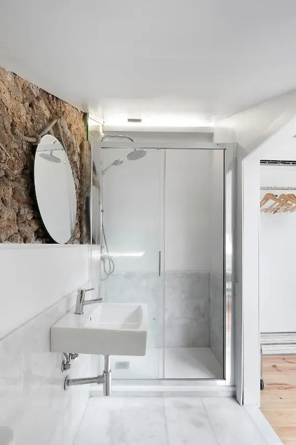 Room Lusiadas With Private Bathroom Lisboa